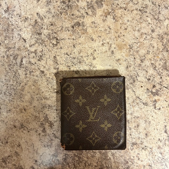Louis Vuitton men Brown Monogram Wallet - Picture 1 of 8